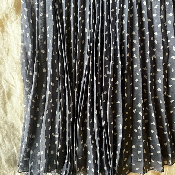 Abercrombie midi pleated skirt size M - Picture 2 of 4